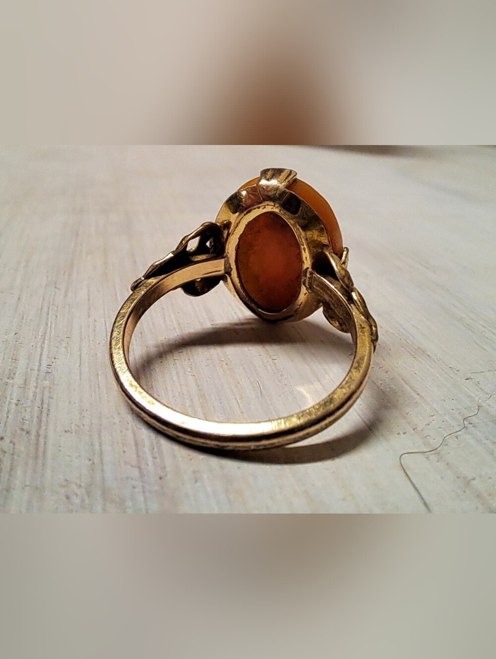 Vintage Cameo Ring in Carved Shell and Amber Stone - Picture 2 of 6